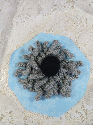 Squiggly Wool Pin 1, Grey