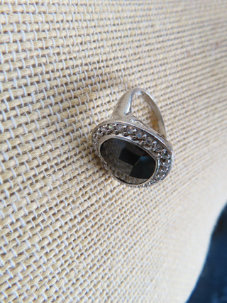 costume ring black heart w/rhinestones size 7.5 RCD|100926