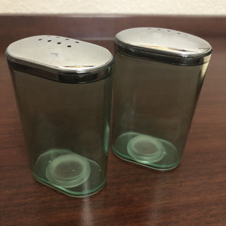 Teal Plastic Salt & Pepper Shakers as-is RSV