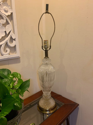 Vintage Glass cut  detailed  w/brass lamp MTS|133685