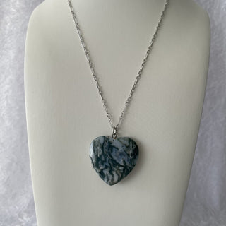 chain necklace w/ green & white heart stone pendant RSV|156121