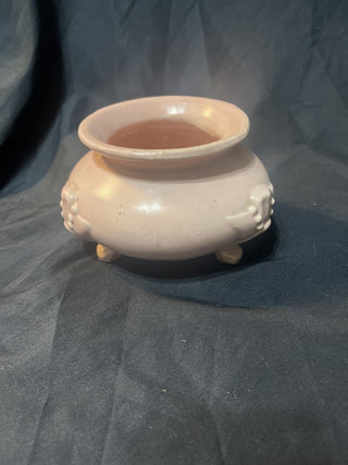 ceramic pink pot with feet rsv