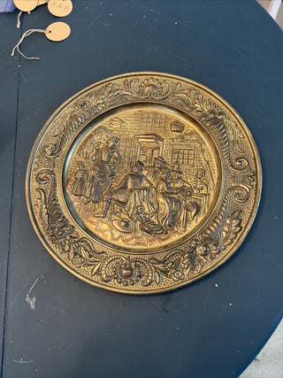 VTG Brass Pub Table Scene Plate|49738