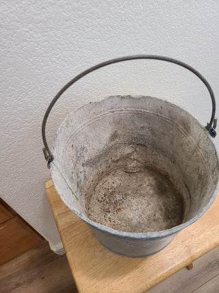 SALE!! Primitive Galvanized Metal Bucket with handle RCD|82790