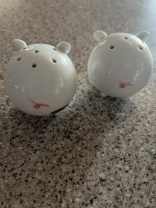 VTG Josef Originals round pigs salt & pepper shaker set