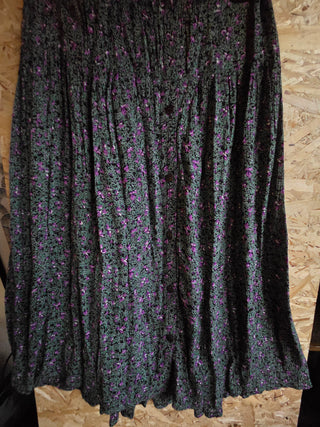 Women's - Vtg Dark Multi-color Skirt (M/L)