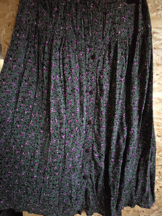 Women's - Vtg Dark Multi-color Skirt (M/L)