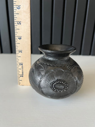 Black Mexican Oaxacan pottery RSV|105574