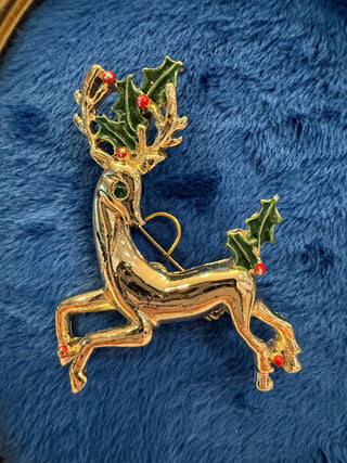 Christmas Deer Brooch Pin Gold Tone Holly Ivy Berry Enamel Holiday Vintage|139015