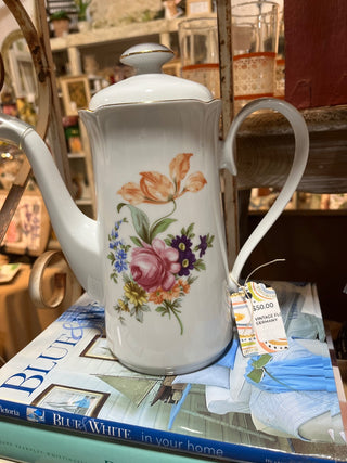 LOVELY VINTAGE FLORAL COFFEE POT NO CHIPS OR CRACKS MADE IN GERMANY EXCELLENT CONDITION (KJS) RCD|73529