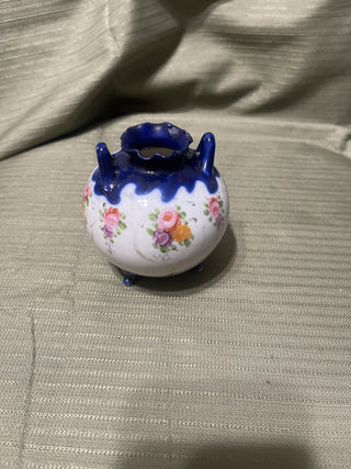 small hand painted vase footed with handles rsv
