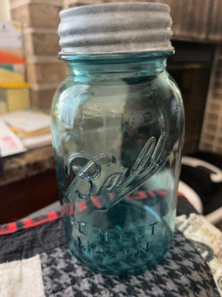 VTG blue Ball Mason jar w/ screw on lid