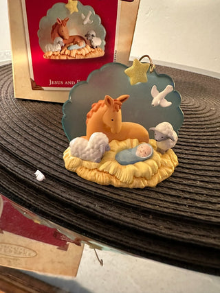 Ornament Hallmark Jesus 2002 MTS|132027