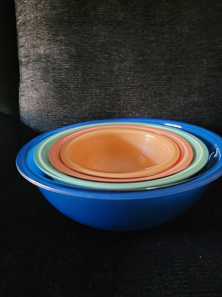 Pyrex Clear Bottom Bowl Set -4 bowls RCD