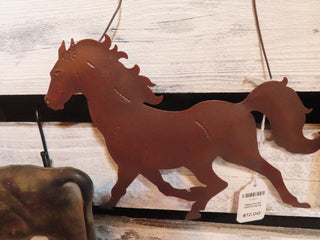 Metal horse wall hanging RCD