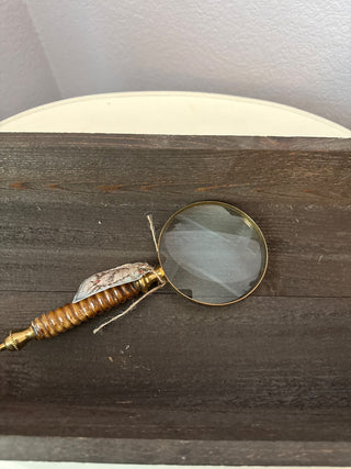 Early 1900 magnifying glass with wood a brass handle  RCD