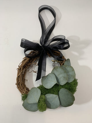 Wreath w/ Bee Charm|56188