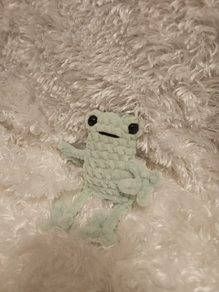 Frog: Crocheted light green, super soft yarn