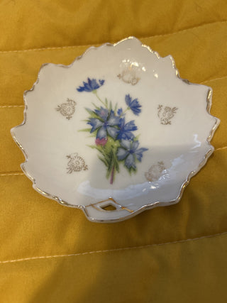 Leaf Shaped Trinket Dish Made in Japan MTS|63128