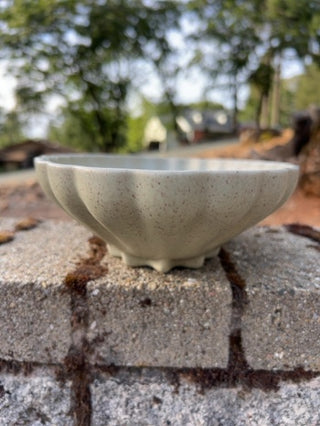 Vintage Oval Stoneware Ruffle Bowl (11.5 x 7.6 inch)