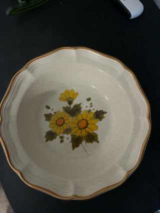 Mikasa Sunny Side large bowl