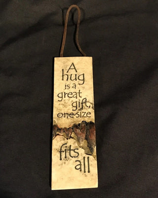 Written in Stone slim plaque with hanger " A hug is a great gift one -size fits all" #62 VV MTS