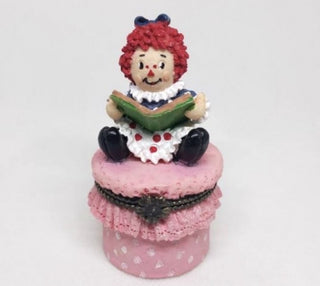 Vintage Resin Raggedy Ann Reading Book Trinket Box Sitting on pink lace ottoman #62 VV MTS|129475