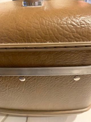 Vntg American Tourister train case brn MTS|133696