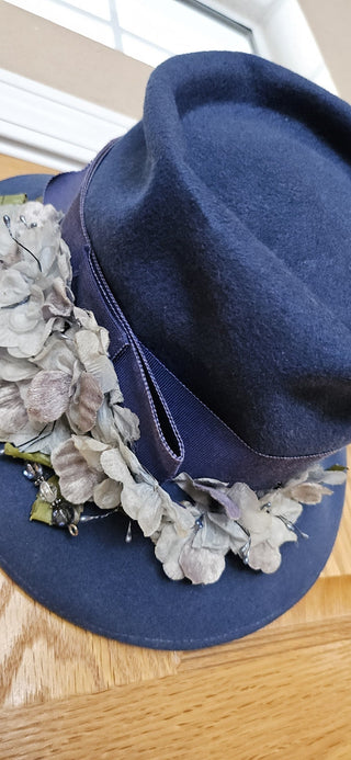 Vintage 100% wool ladies hat blue with flowers, RSV