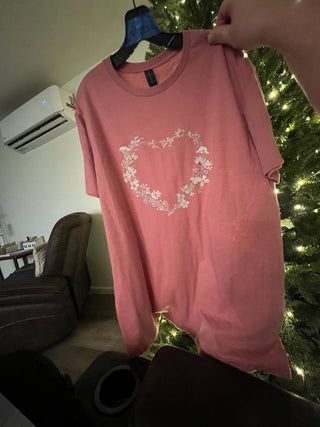 Lg  mave, tee with floral heart