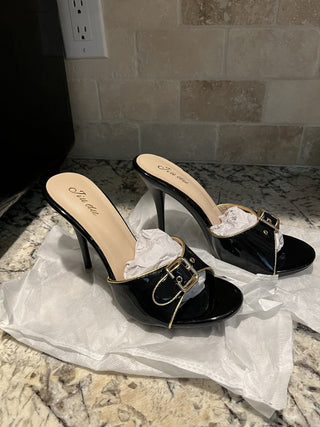 NEW Women's Size 38 Black Patent Leather Stiletto Heels w/Gold Buckle RCD|121639