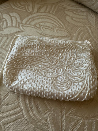 Vtg. Imperial Fashion white beaded clutch, braided strap, zipper close 8"x5.5" RCD|84449