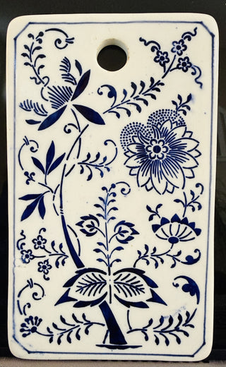 Antique AH Annaburg(stamped) Onion Plate from the late 19th Century