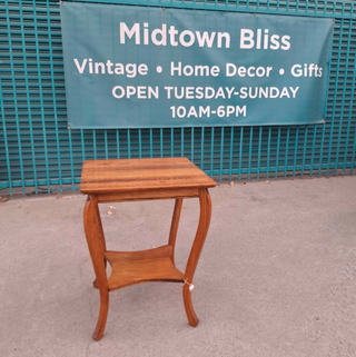 Two Tiered Tiger Oak Parlour Table MTS *|142880