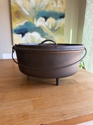 Vintage Cast Iron Dutch Oven