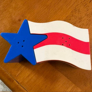 Vntg Avon Stars & Stripes Salt and Pepper