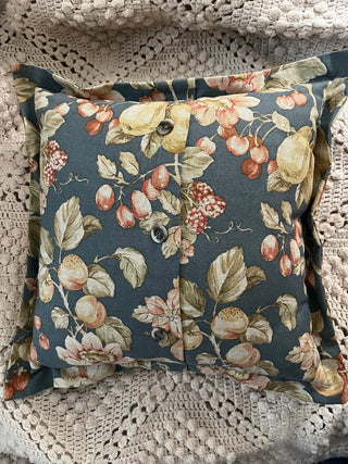 PAIR OF FLORAL & FRUIT FLANGED HEAVY COTTON PILLOWS BLUE/CREAM/SAGE/TERRACOTA 14 X 14 EXCELLENT CONDITION