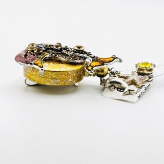 Yellow Dolphin Badge Holder on a Belt Clip|76220