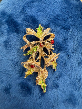 Vintage Gerry's Christmas Bells and Holly Brooch Gold Tone Pin|140288