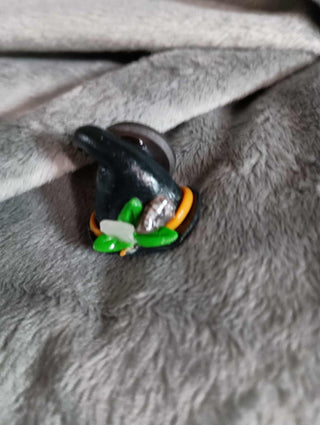Witch's hat magnet rsv