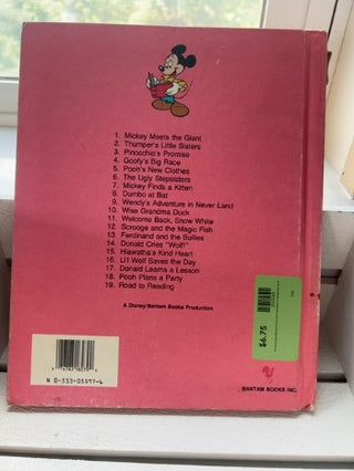 Winnie the Pooh Book Pooh Plans a Party Walt Disney Fun to Read Volume 18