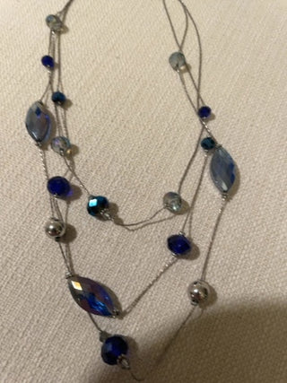 Vintage 3 strand, blue, silver iridescent beads necklace