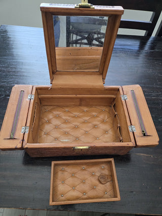 Vtg 40's Tooled Leather Train Case (Jewlery) RCD
