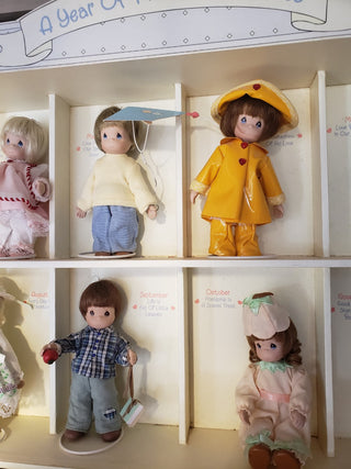 Vtg Year of Precious Moments Dolls & Display -lv-RDC|69756