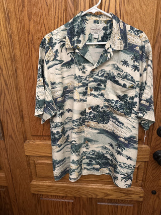 Vintage Tommy Bahama Hawaiian Shirt Blue with Islands Size Medium -RCD|102555