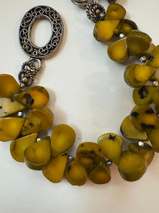 Czech Glass Teardrop beaded bracelet w/pewter toggle 8"  rcd