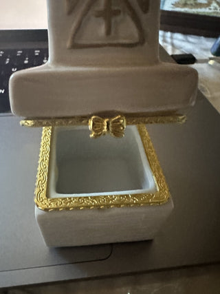 Hinged Trinket or Gift Box Praying Boy with Bible Communion Batism 5.25" #62 VV MTS