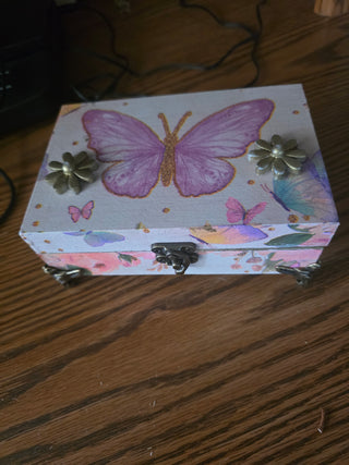 Decopauged butterfly trinket  box