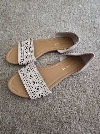 Andiamo Pink Sandals (Size 5.5)