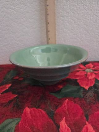 Williams Sonoma Ribbed Beehive Pottery Serving Bowl, RCD